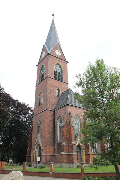 File:Kirche in Lahde.JPG