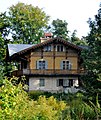 Ortgang mit Zier-Stirnbrettern (Schweizerhaus Klein-Glienicke)