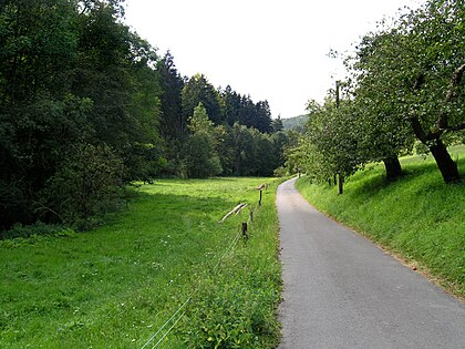 Podloučky : route de campagne.