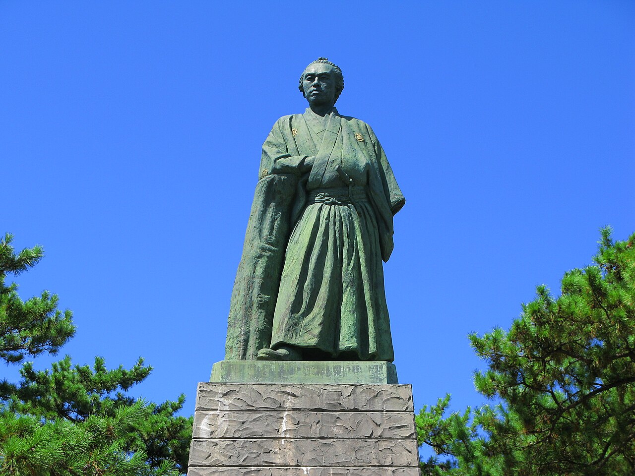 File:Kochi Katsurahama Sakamoto Ryoma Statue 2.jpg - Wikimedia Commons