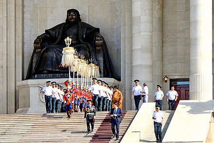 现代蒙古国仪仗队在那达慕国庆节表演