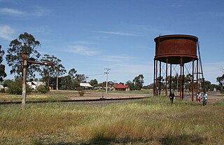 <span class="mw-page-title-main">Korong Vale railway station</span> Former railway station in Victoria, Australia