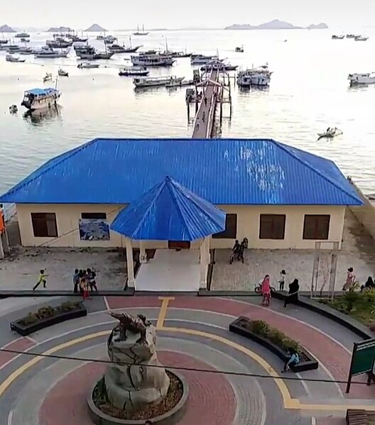 File:Labuan Bajo Port Building and Jetty.jpg