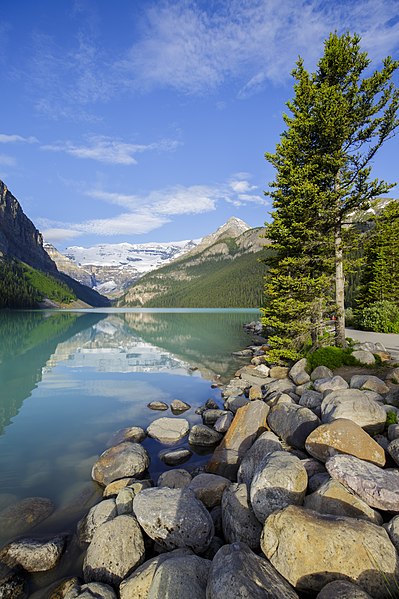 File:Lake Louise 05.jpg