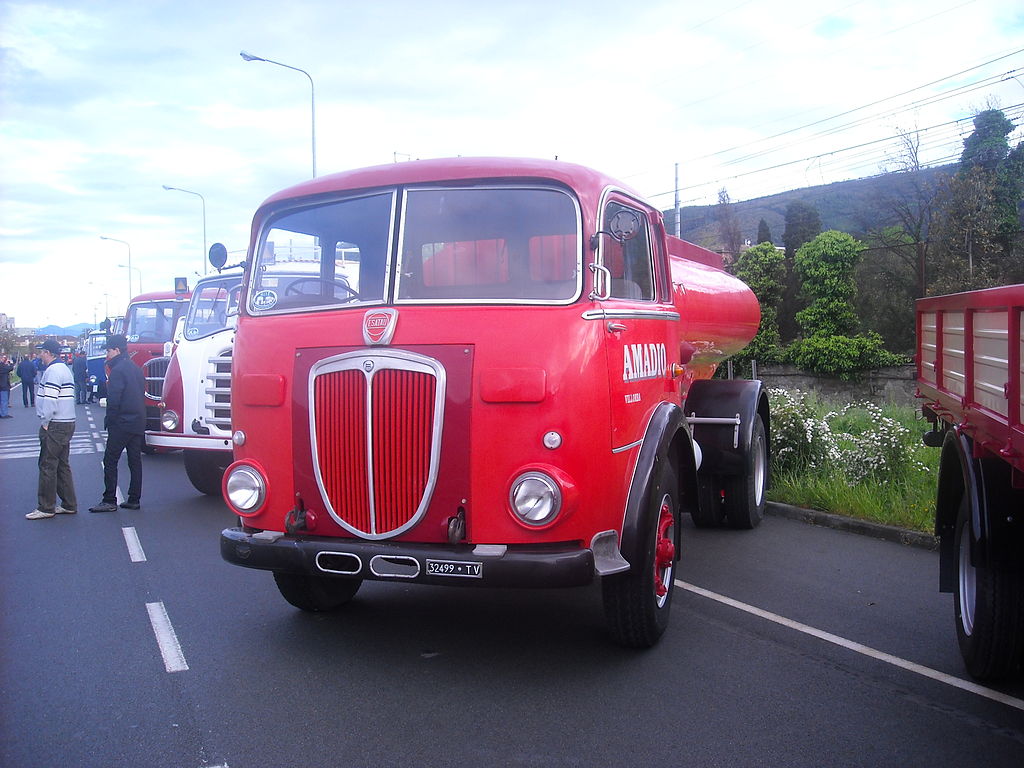 Lancia Esatau autocarro 1024px-Lancia_Esatau_A