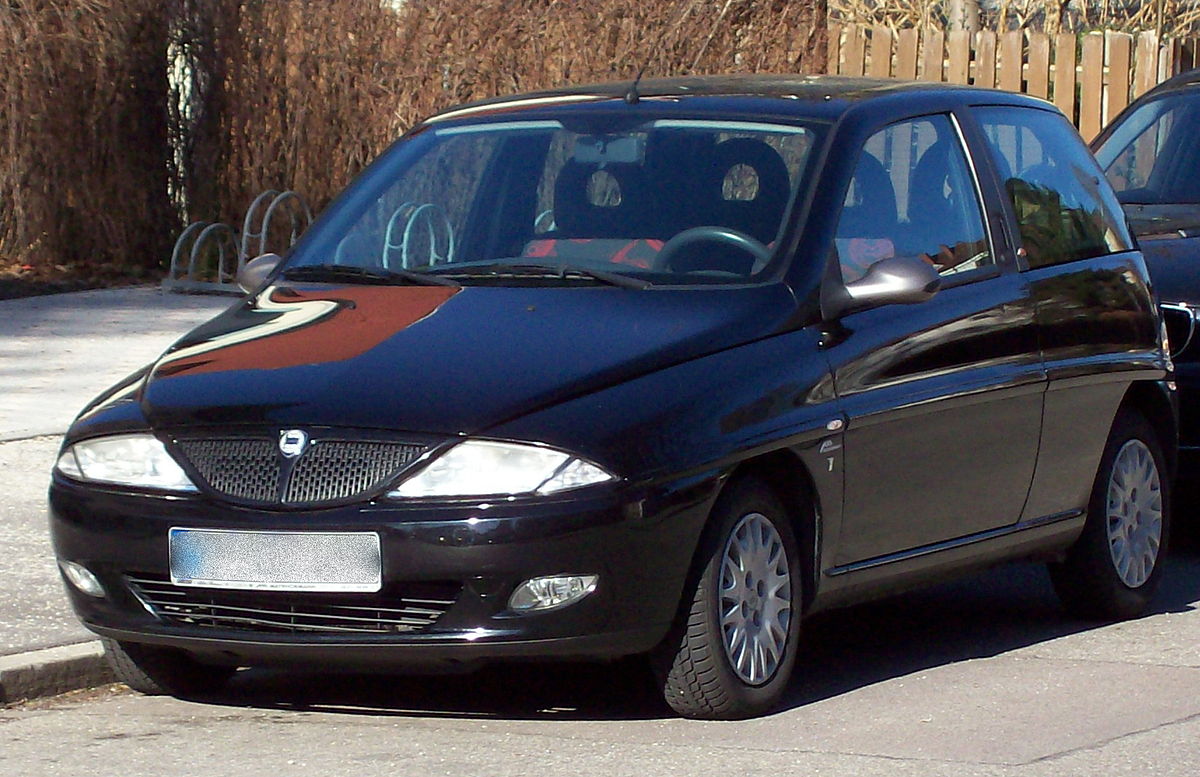 File:2012 Lancia Ypsilon interior.jpg - Wikimedia Commons