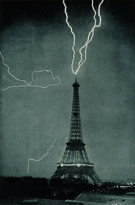 Tập_tin:Lightning_striking_the_Eiffel_Tower_-_NOAA.jpg
