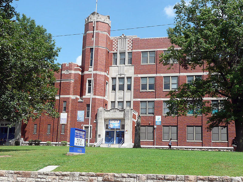 File:Lincoln High School, Kansas City, Missouri. Entrance.jpg