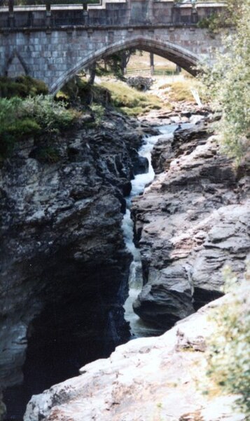 File:Linn of Dee and Bridge - geograph.org.uk - 983960.jpg