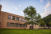 Logan High School, Logan, Virginie-Occidentale, juillet 2019.jpg