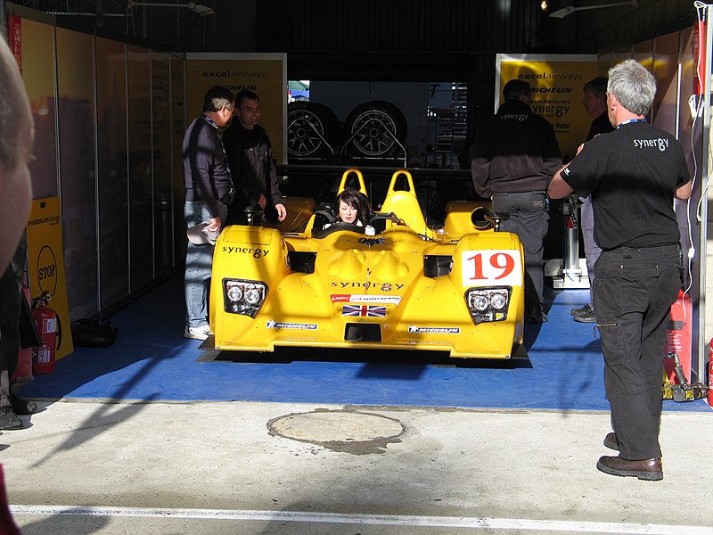 File:Lola B0610.jpg