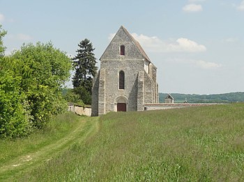 Longueville (77), Kirche Saint-Menge de Lourps, Annäherung von Westen 2.jpg