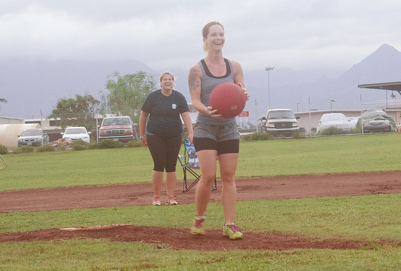 File:MCB Hawaii spouses kick it up a notch 150824-M-ZZ999-007.jpg