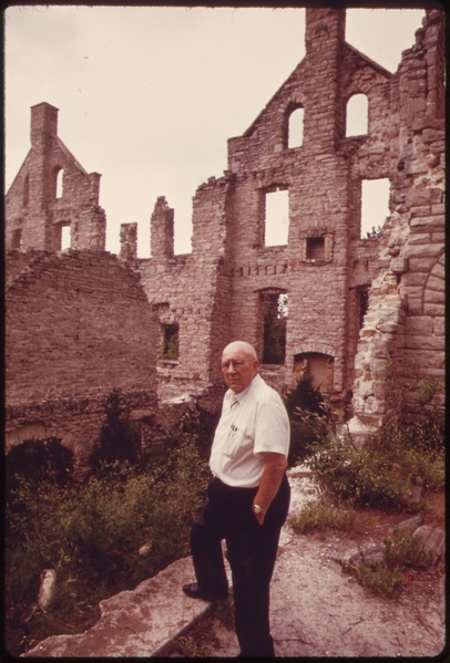File:MR. G. T. RICHARDS, EDITOR-PUBLISHER OF THE CAMDENTON REVEILLE, STANDS BY THE RUINED EAST WALL OF THE R.M. SNYDER... - NARA - 551346.tif