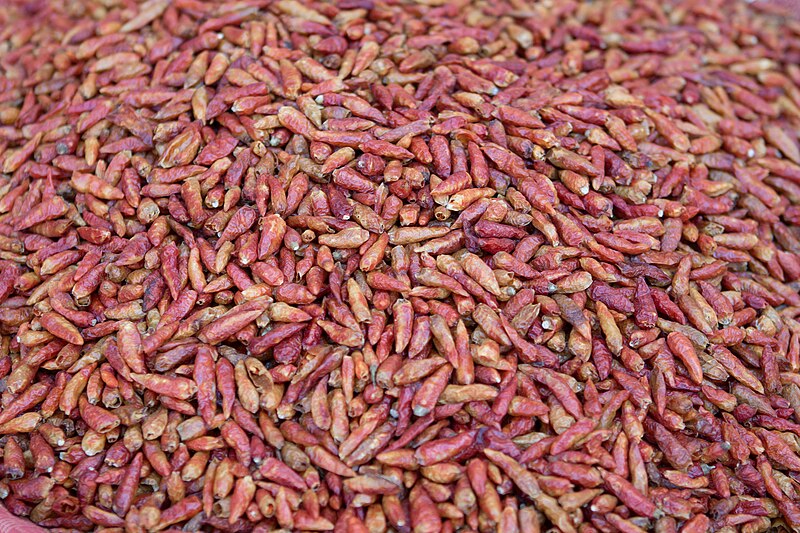 File:Market Aix-en-Provence 20100828 Chili pepper.jpg