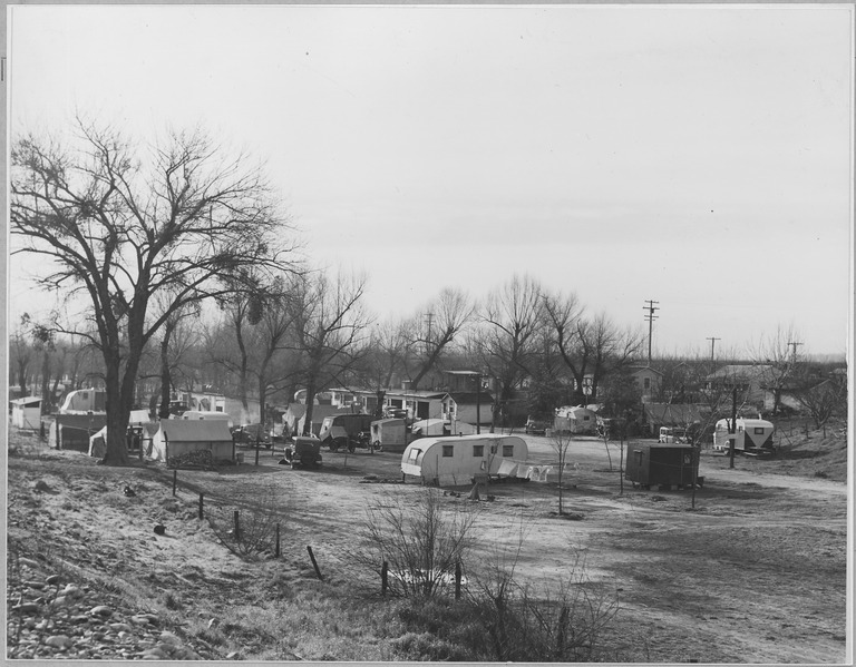 File:Marysville, Yuba County, California. Marysville Auto Park, a private auto camp, just outside of town . . . - NARA - 521796.tif