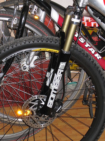 File:Marzocchi Bomber MX Comp Mountain bike fork.jpg