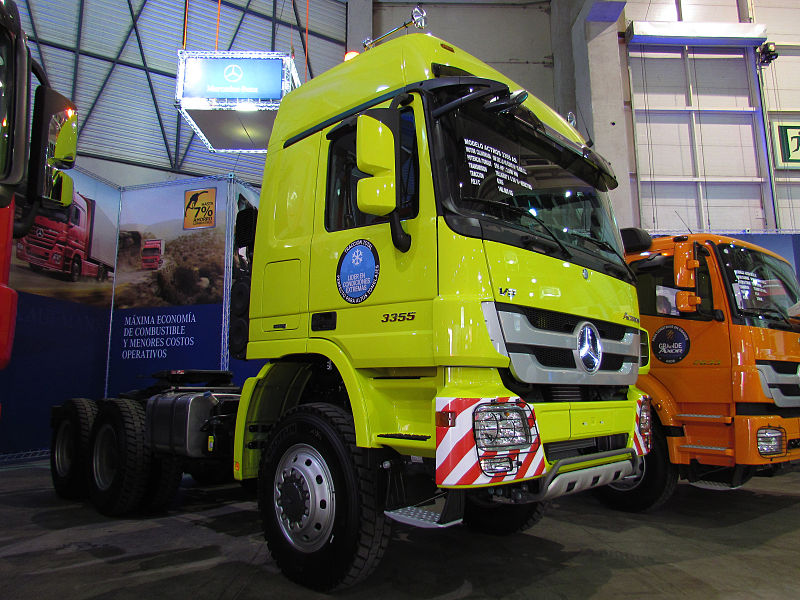 File:Mercedes Benz Actros 3355 V8 6x6 2014 (14290718481).jpg