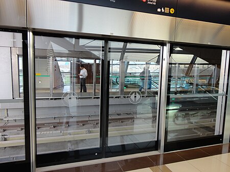 Tập_tin:Metro_Dubai.JPG