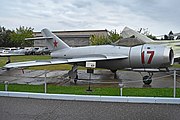 Mikoyan-Gurevich MiG-17 ’17 red’ (38105800115).jpg