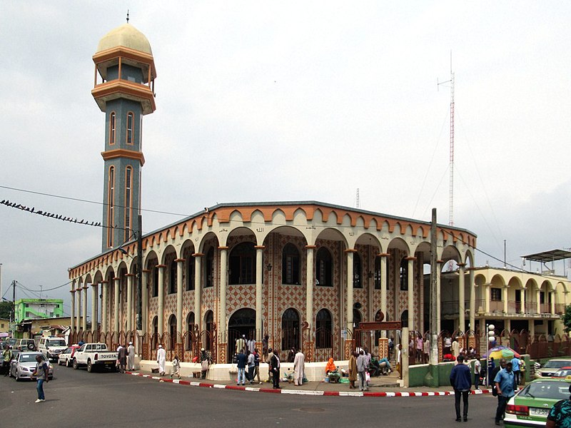File:Mosque, Libreville.jpg