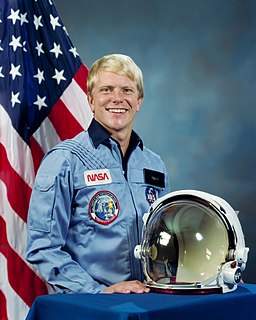 George Nelson (astronaut) American physicist, astronomer, and retired NASA astronaut