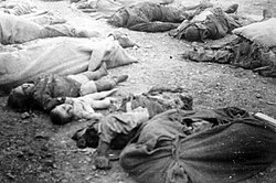 Deutsche zivile Opfer der Luftangriffe in der Nähe der Boelcke-Kaserne