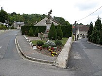 Noyant-et-Aconin monument-aux-morts 1.jpg