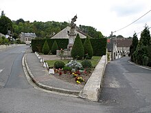 Ang Monumento sa mga Patay sa Niyan-et-Aconin