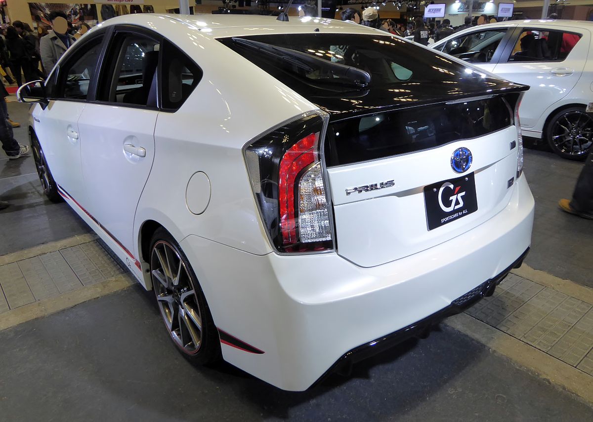 ファイル:OSAKA AUTO MESSE 2015 (152) - Toyota PRIUS S“Touring