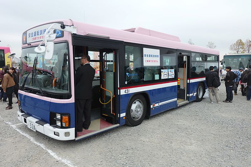 File:Odakyubus-431b.jpg