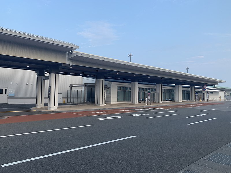 File:Oita Airport International Terminal.jpg