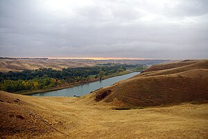 Old Man River valley at sunrise Old-man-river-sunrise.jpg