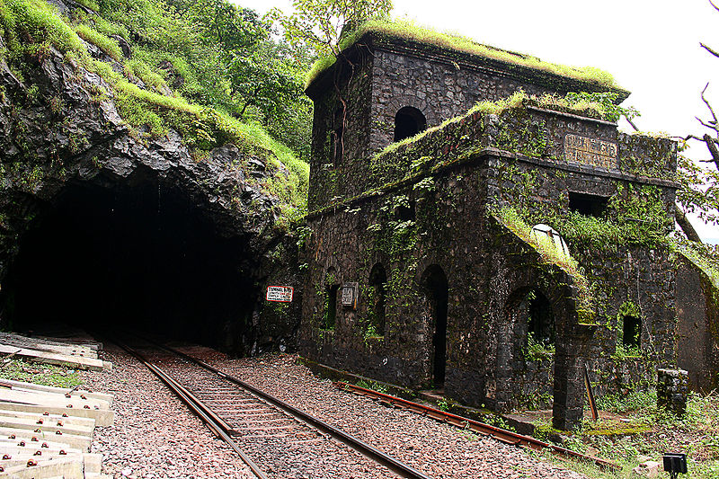 File:Old Castle Rock Station.jpg