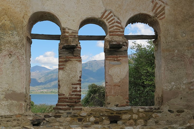 File:Open windows looking out across the lake.jpg