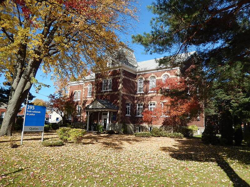 File:Palais de justice de Nicolet 03.JPG