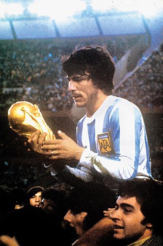 <span class="mw-page-title-main">Daniel Passarella</span> Argentine footballer (born 1953)