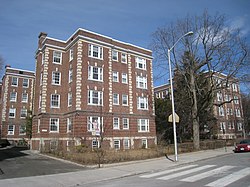 Peabody Court Apartments, Линней көшесі, 41-43, Кембридж, MA - IMG 4541.JPG