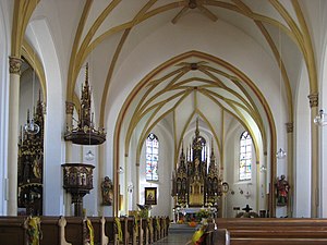 Perlesreut Kirche Innenraum.jpg