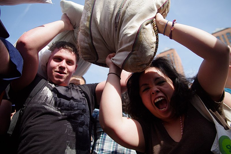 File:Pillow Fight NYC 52 (4498400310).jpg