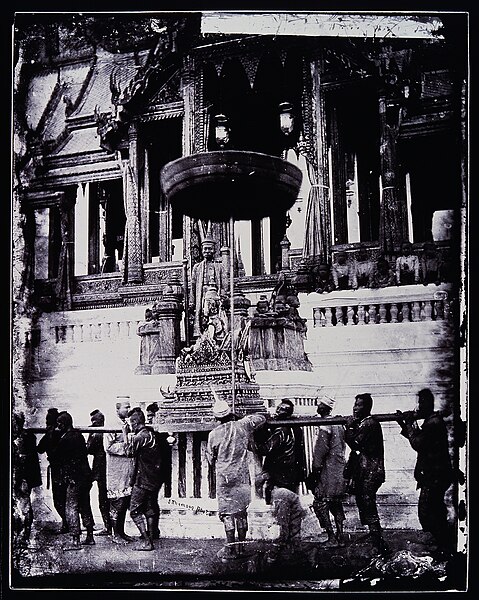 File:Presentation of a Prince to the King of Siam, Bangkok Wellcome V0037060.jpg