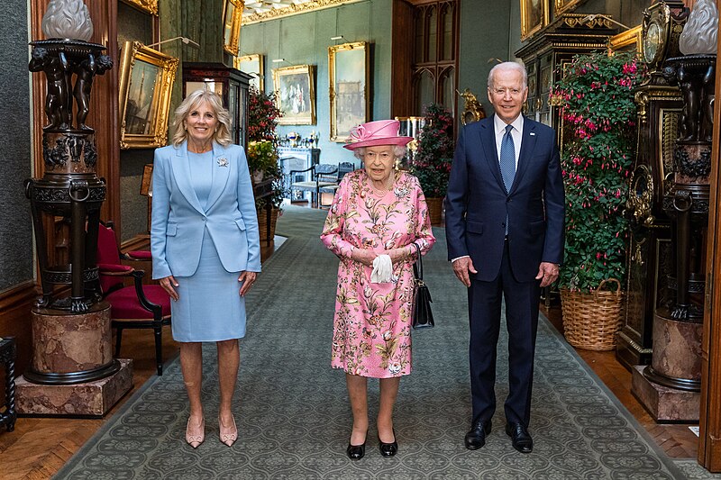 File:President Joe Biden and First Lady Jill Biden with Queen Elizabeth II (51269148664).jpg