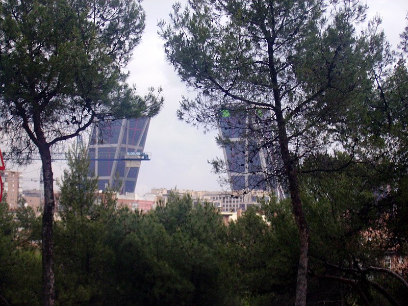 File:Puerta de Europa - panoramio.jpg