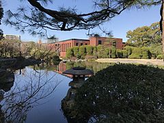 Езерце Rakusuinoike в културен център Ishibashi 5.jpg