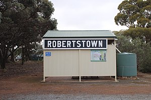 Robertstown Stasiun Kereta Api Tanda Juni 2021.jpg