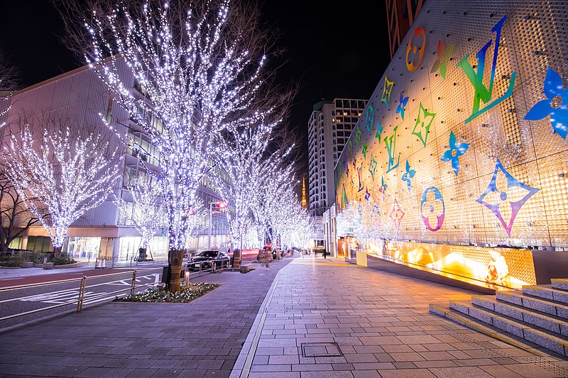 File:Roppongi Keyakizaka at night 03.jpg