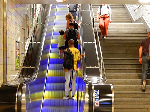 Illuminated escalator