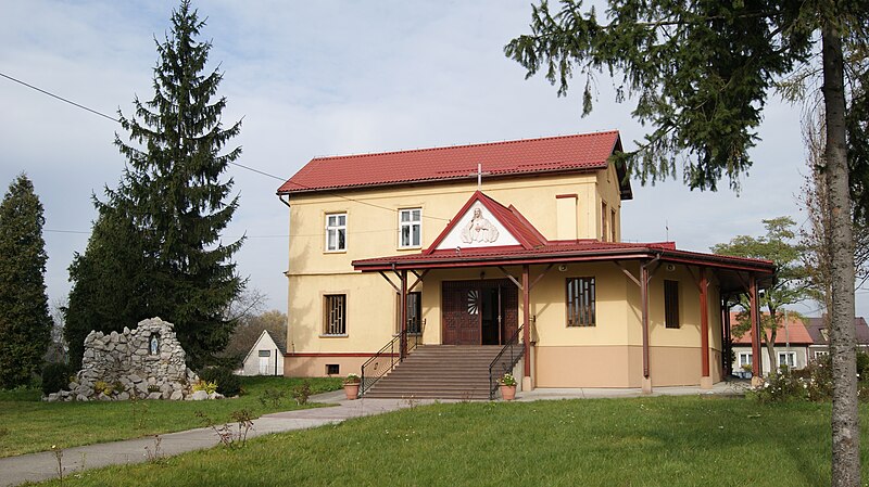 File:Sacred Heart of Jesus Church,1a Niewielka street,Lubocza,Nowa Huta,Krakow,Poland.jpg