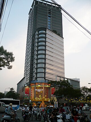 Fortune Salaire Mensuel de Saigon Centre Combien gagne t il d argent ? 200 000,00 euros mensuels