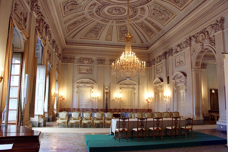 File:Sala bianca di pietro leopoldo, stucchi dei fratelli albertolli 02.JPG